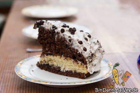 Vegan American Oreo Cake